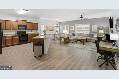 1048 Sutherland Drive, Winder, GA 30680 - Photo 2