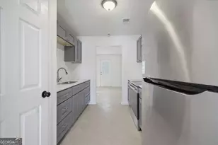 1324 Hollenbeck Ln, Riverdale, GA 30296 - Photo 8