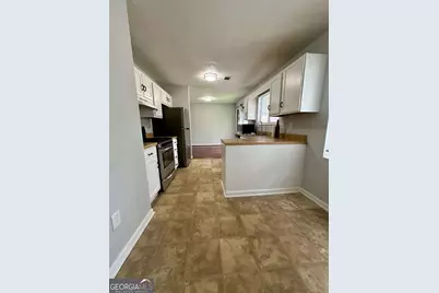 824 Greenhedge Drive, Stone Mountain, GA 30088 - Photo 4