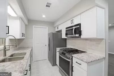 4517 Coopers Creek Circle SE, Smyrna, GA 30082 - Photo 16
