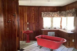 220 Ennis Rd, Barnesville, GA 30204 - Photo 36