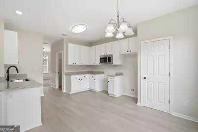 6894 Breeze Drive, Stone Mountain, GA 30087 - Photo 14