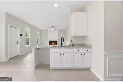 6894 Breeze Drive, Stone Mountain, GA 30087 - Photo 16