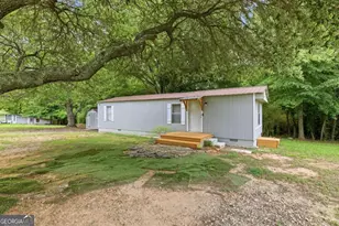 1386 Etheridge Dr, Auburn, GA 30011 - Photo 2