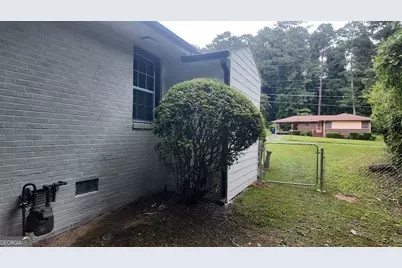 2181 Meadowlane Drive SW, Atlanta, GA 30311 - Photo 18