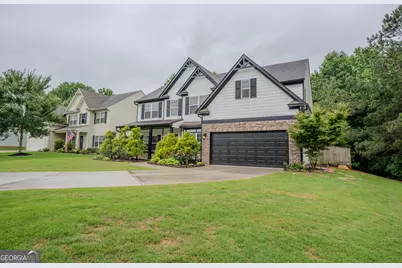1527 Washington Rose Avenue, Hoschton, GA 30548 - Photo 2