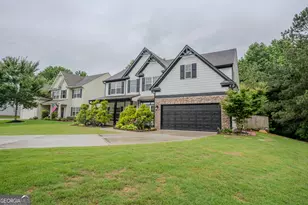 1527 Washington Rose Ave, Hoschton, GA 30548 - Photo 2