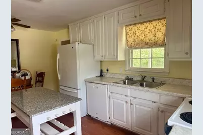 1531 Rose Garden Lanel, Loganville, GA 30052 - Photo 6