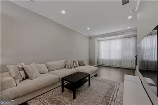 633 Broadview Pl, Atlanta, GA 30324 - Photo 14