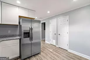 1718 Lisbon Dr SW, Atlanta, GA 30310 - Photo 10