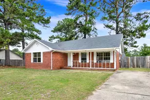 189 W Kenny Dr, Hinesville, GA 31313 - Photo 2