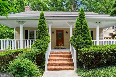 1052 Evelyn Lane SW, Lilburn, GA 30047 - Photo 6