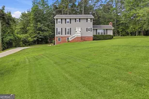 18 Foxdale Cir, Toccoa, GA 30577 - Photo 2