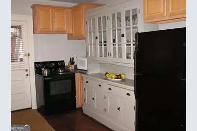 1098 Los Angeles Avenue #LOWER, Atlanta, GA 30306 - Photo 2
