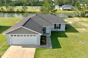 211 Twinn Lakes Dr, Baxley, GA 31513 - Photo 1