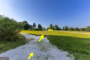 257 Kelly Farm Rd, Newnan, GA 30265 - Photo 2