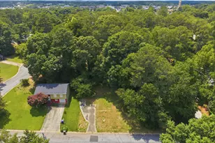1796 Hunting Creek Ln SE, Conyers, GA 30013 - Photo 2