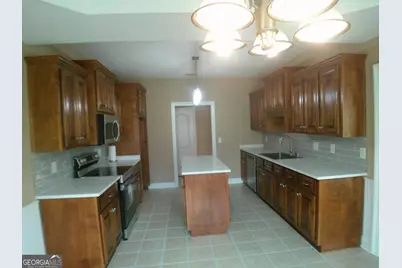 318 Lovorn Circle, Warner Robins, GA 31088 - Photo 2