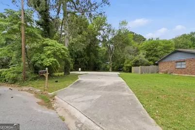 739 S Carter Drive, Jonesboro, GA 30236 - Photo 1