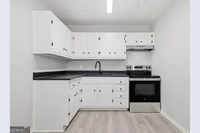4913 Bartlett Road, Forest Park, GA 30297 - Photo 10