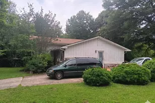 7712 Dove Dr, Riverdale, GA 30274 - Photo 2