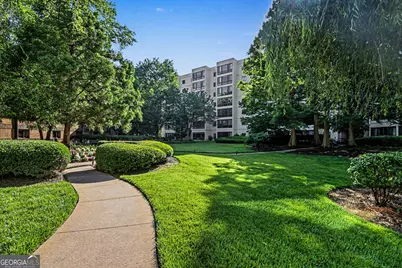 1800 Clairmont Lake #711, Decatur, GA 30033 - Photo 2