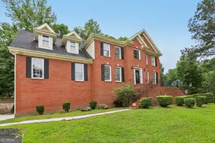 1811 Lake Cove Dr SW, Atlanta, GA 30331 - Photo 2