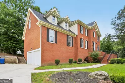 1811 Lake Cove Drive SW, Atlanta, GA 30331 - Photo 4