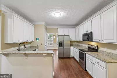 1811 Lake Cove Drive SW, Atlanta, GA 30331 - Photo 12