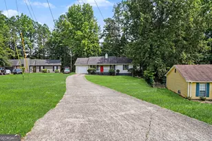 418 Sir Winston Ct, Jonesboro, GA 30238 - Photo 2