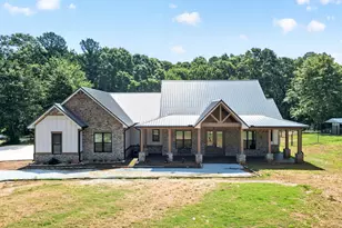 289 Maple Dr, Williamson, GA 30292 - Photo 1