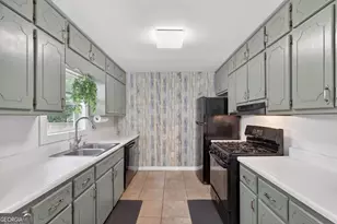 95 S Meadowcliff Cir, Carrollton, GA 30116 - Photo 10