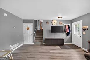 95 S Meadowcliff Cir, Carrollton, GA 30116 - Photo 8