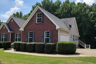 371 Summit Chase Dr, Jefferson, GA 30549 - Photo 2
