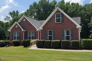 371 Summit Chase Dr, Jefferson, GA 30549 - Photo 1