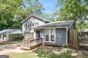 856 Betty Ln, Stone Mountain, GA 30083 - Photo 2