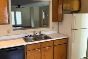 1004 Lucy Ln, Statesboro, GA 30458 - Photo 4