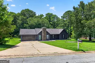 11525 Matthews Trail, Hampton, GA 30228 - Photo 2
