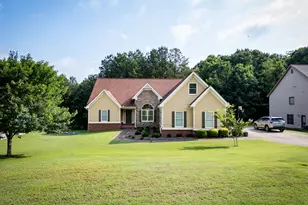 725 Lincoln Dr, Winder, GA 30680 - Photo 1