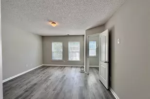 2042 Bayrose Cir, East Point, GA 30344 - Photo 8