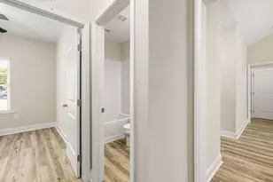 1002 Oglethorpe Ln, Darien, GA 31305 - Photo 8
