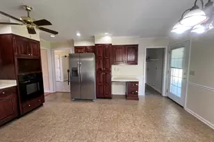 906 McAllister Dr, Vidalia, GA 30474 - Photo 2