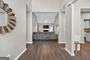914 Georgian Point Dr, Lawrenceville, GA 30045 - Photo 4