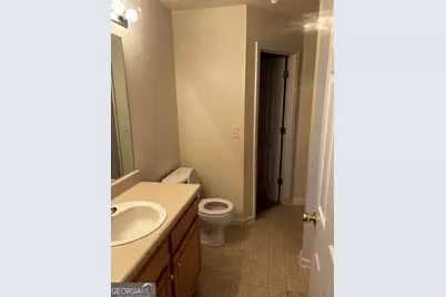 9592 Lakeview Circle, Union City, GA 30291 - Photo 10