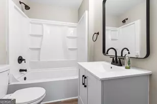 110 S 6th St, Warner Robins, GA 31088 - Photo 12