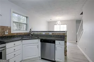 13372 Harpley Ct, Alpharetta, GA 30004 - Photo 4