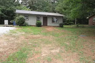 146 E Wright St, Winder, GA 30680 - Photo 2