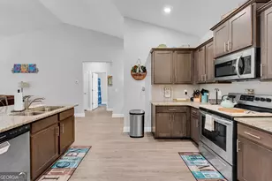 498 Brks Vlg Dr, Pendergrass, GA 30567 - Photo 16
