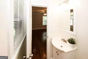 1339 Holcomb Ave, East Point, GA 30344 - Photo 14