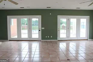 338 Lakeview Dr, Baxley, GA 31513 - Photo 12